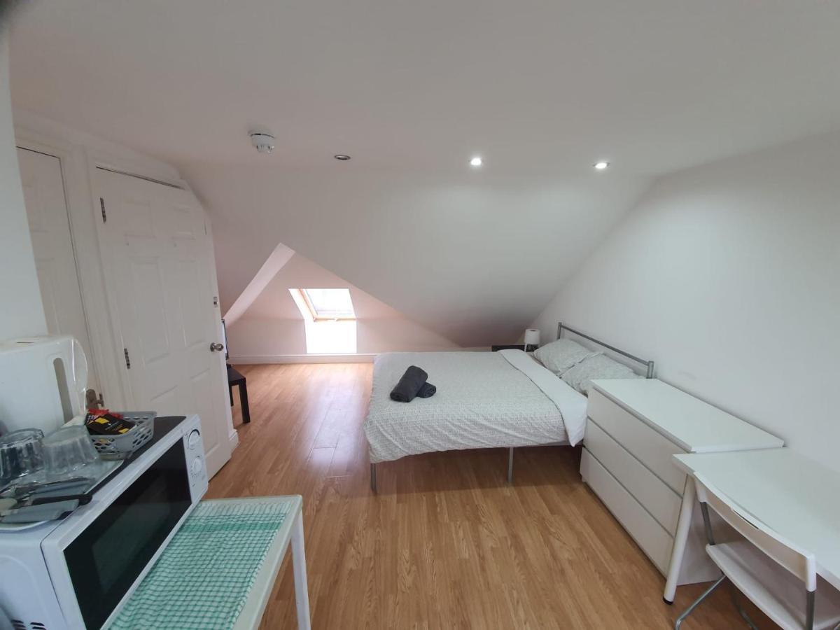 Goodmayes Eastwood Rooms מראה חיצוני תמונה