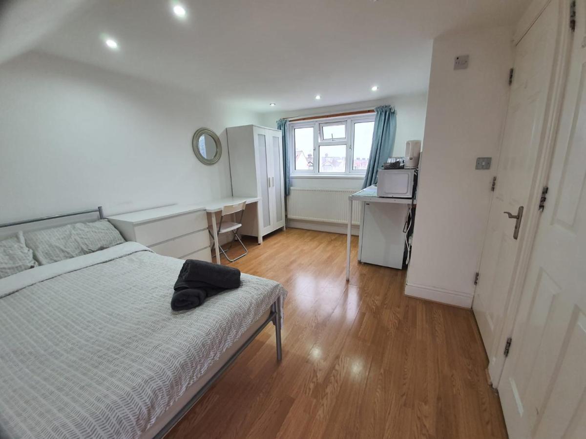 Goodmayes Eastwood Rooms מראה חיצוני תמונה